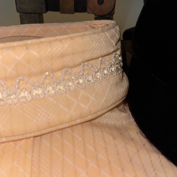 🆕🏇THE WELLINGTON EQUESTRIAN COLLECTION by Charles Owen Riding Blouse. - Picture 5 of 12